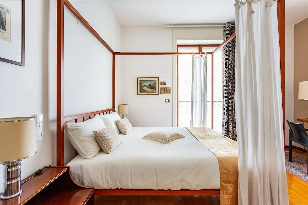 Appartement Elegante Alloggio In Centrale Fino A 6 Persone Milan