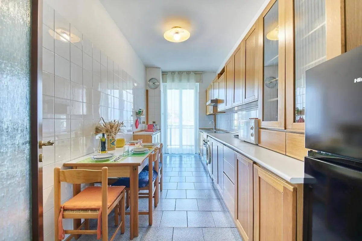 Appartement Elegante Alloggio In Centrale Fino A 6 Persone Milan