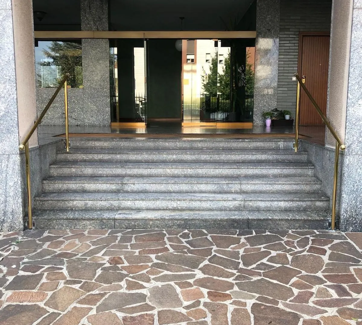 Elegante Alloggio In Centrale Fino A 6 Persone Milan Appartement