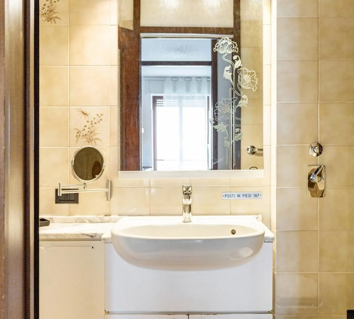 Elegante Alloggio In Centrale Fino A 6 Persone Milaan 0*,  Italië