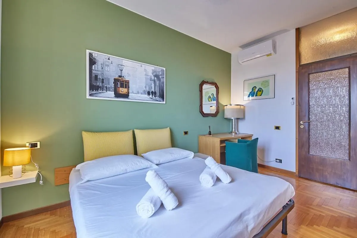 Elegante Alloggio In Centrale Fino A 6 Persone Milaan 0*,  Italië