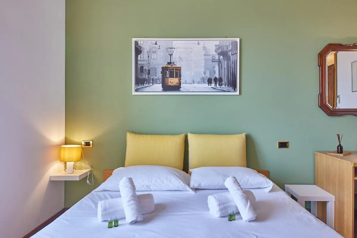 Elegante Alloggio In Centrale Fino A 6 Persone Milaan Appartement